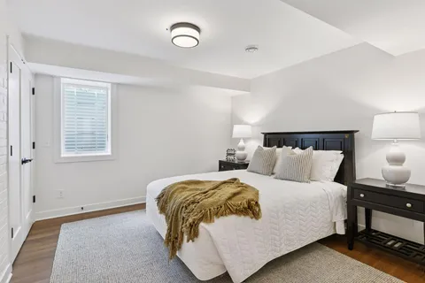 $900,000 | 3930 Cottage Lane, Minnetonka, MN 55305