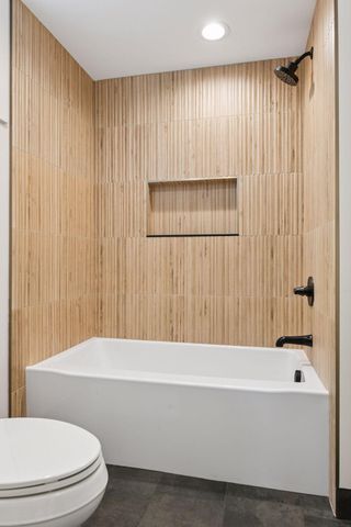 $900,000 | 3930 Cottage Lane, Minnetonka, MN 55305