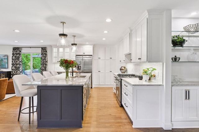 $900,000 | 3930 Cottage Lane, Minnetonka, MN 55305