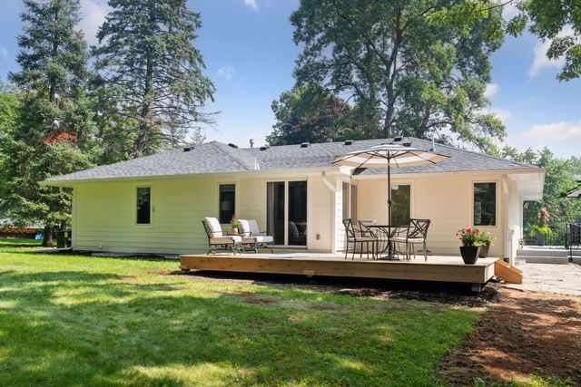 $900,000 | 3930 Cottage Lane, Minnetonka, MN 55305