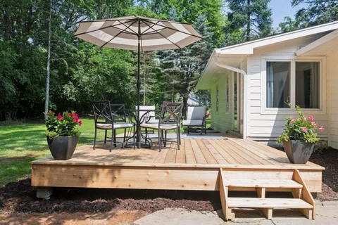 $900,000 | 3930 Cottage Lane, Minnetonka, MN 55305