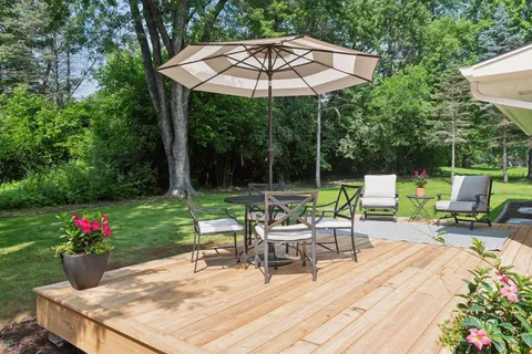 $900,000 | 3930 Cottage Lane, Minnetonka, MN 55305