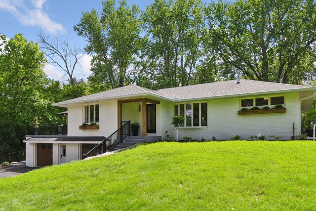 $900,000 | 3930 Cottage Lane, Minnetonka, MN 55305