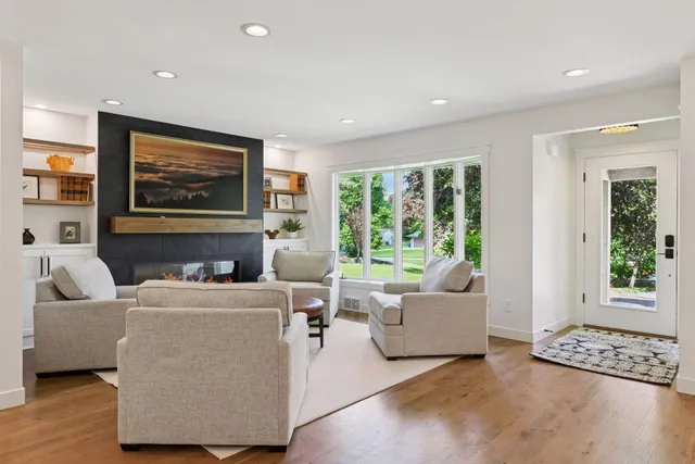 $900,000 | 3930 Cottage Lane, Minnetonka, MN 55305