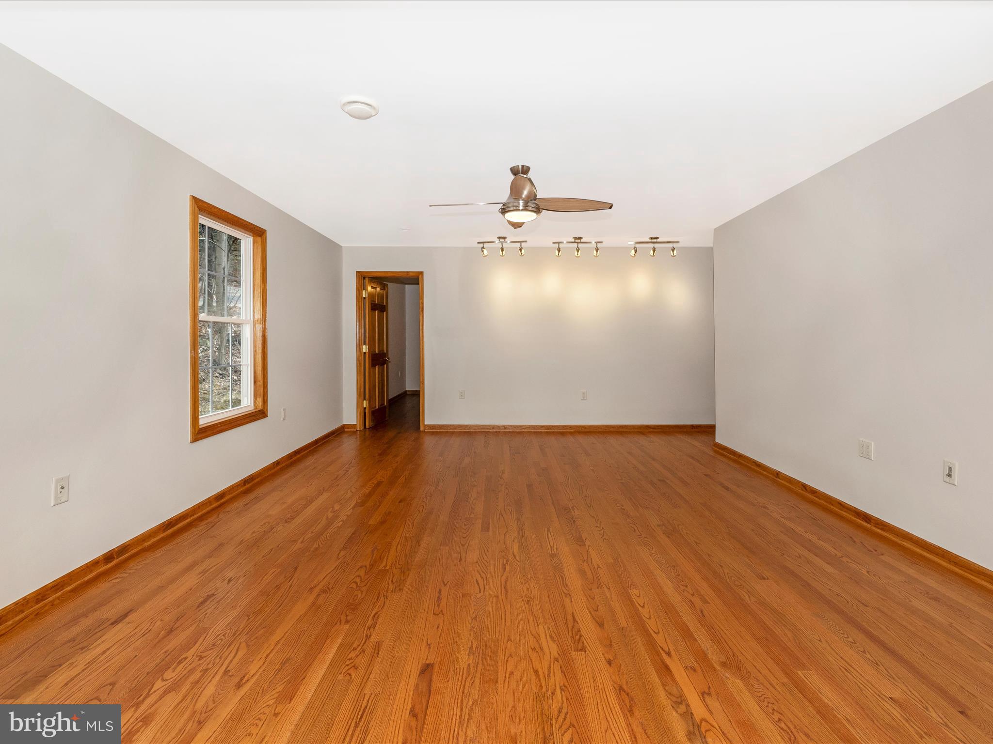 4439 John Draper Road Smithsburg, MD 21783 - Photo 27 of 63 Family Room