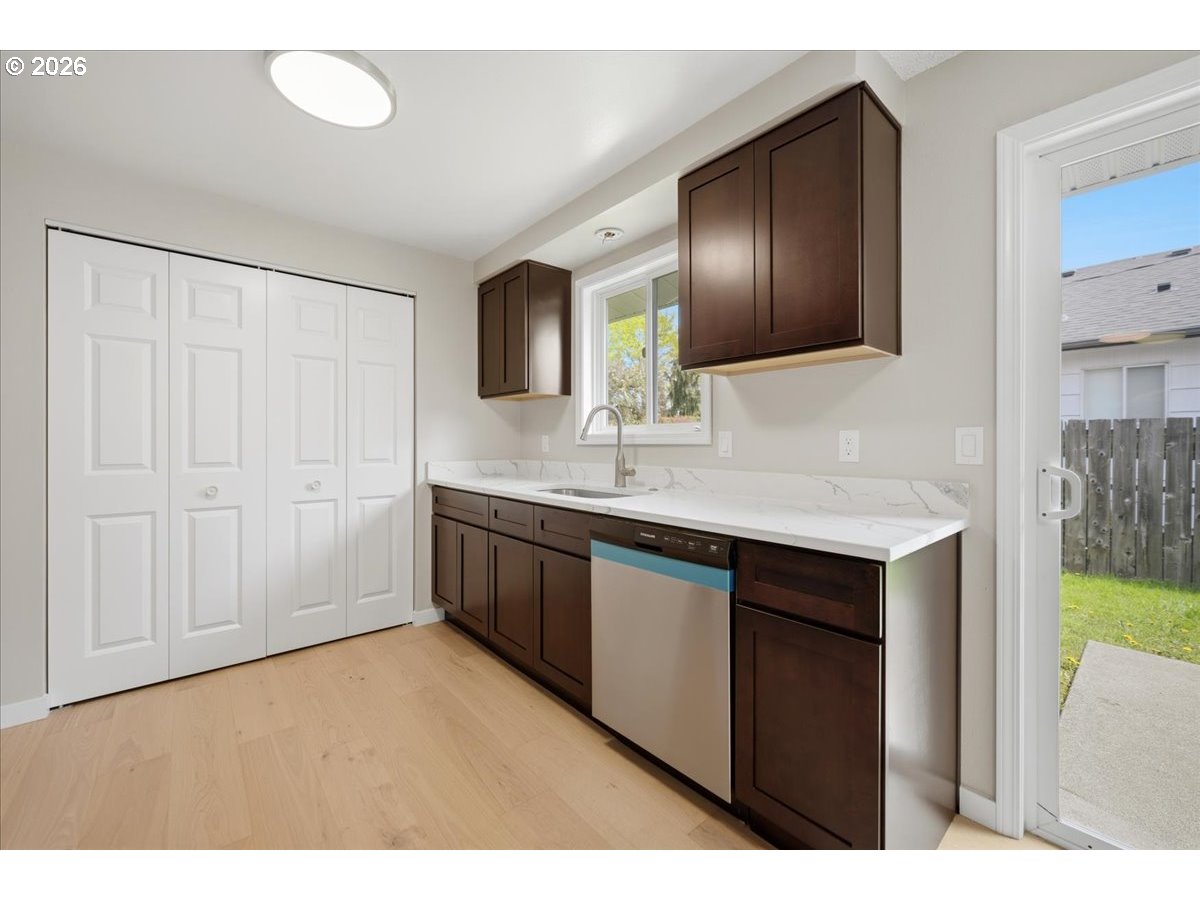 19805 Southwest Rock Road Beaverton, OR 97003 - Photo 13 of 31