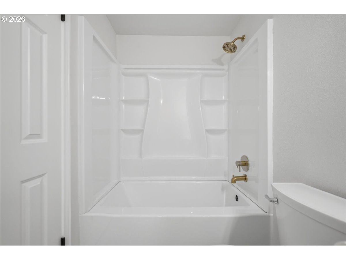 19805 Southwest Rock Road Beaverton, OR 97003 - Photo 20 of 31