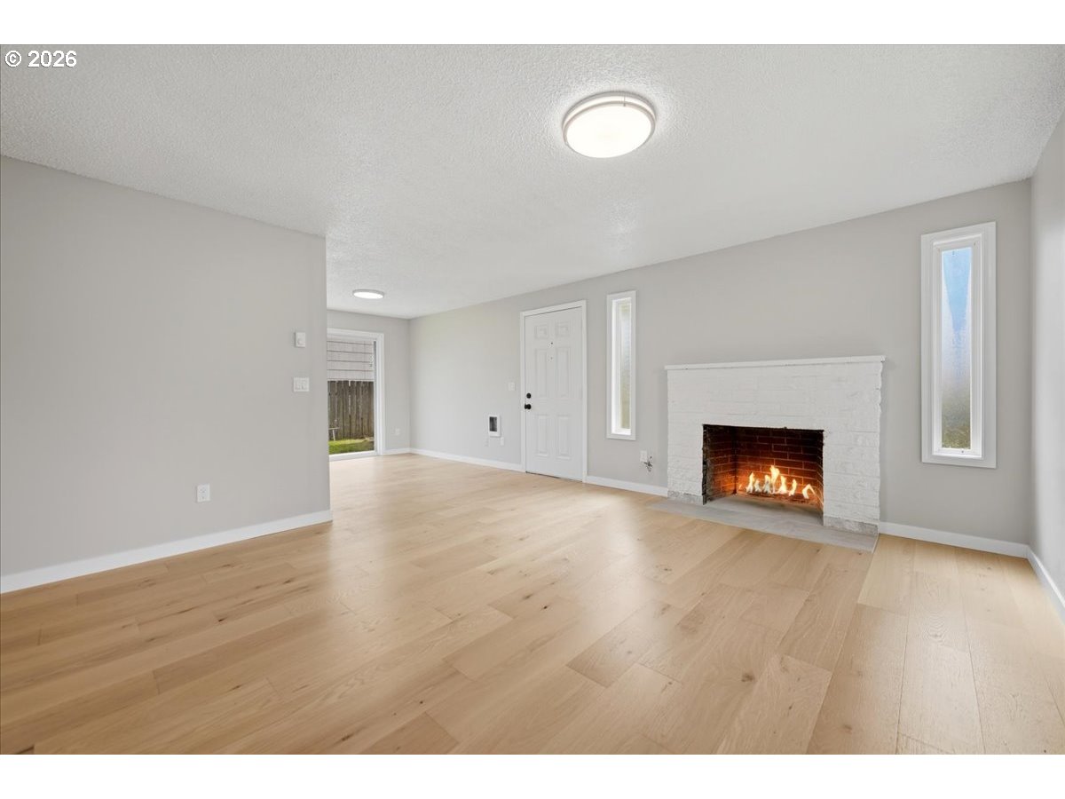 19805 Southwest Rock Road Beaverton, OR 97003 - Photo 4 of 31