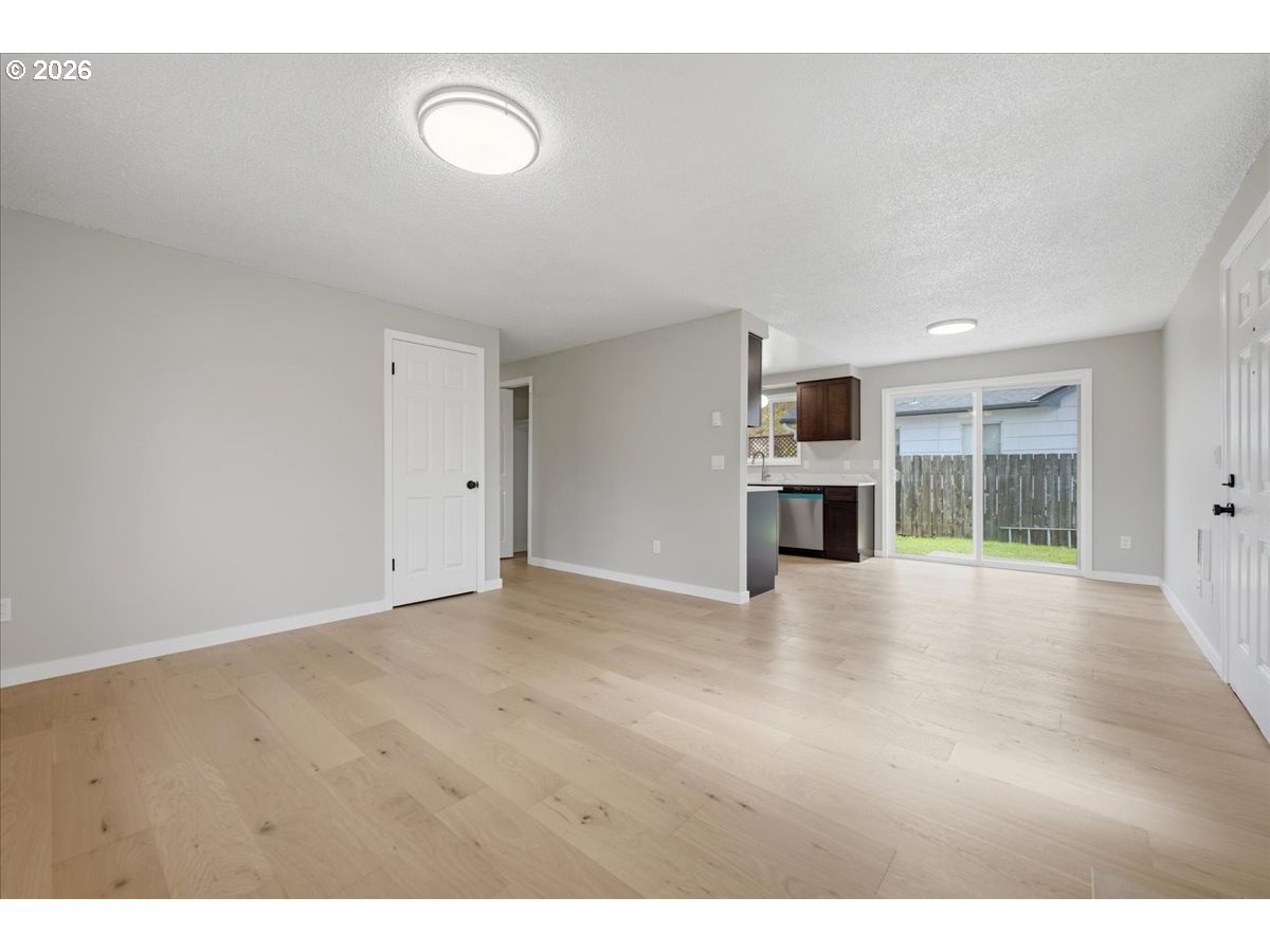 19805 Southwest Rock Road Beaverton, OR 97003 - Photo 8 of 31