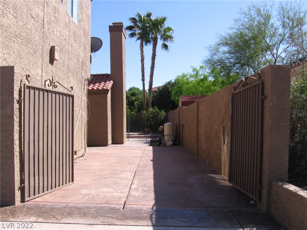 2604 Frontera Road Henderson, NV 89074 - Photo 4 of 33 Gallery Image 4