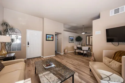 $279,000 | 505 South Farrell Drive, Unit D18, Palm Springs, CA 92264