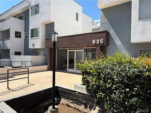 $3,380 | 625 East Del Mar Boulevard, Unit 208, Pasadena, CA 91101