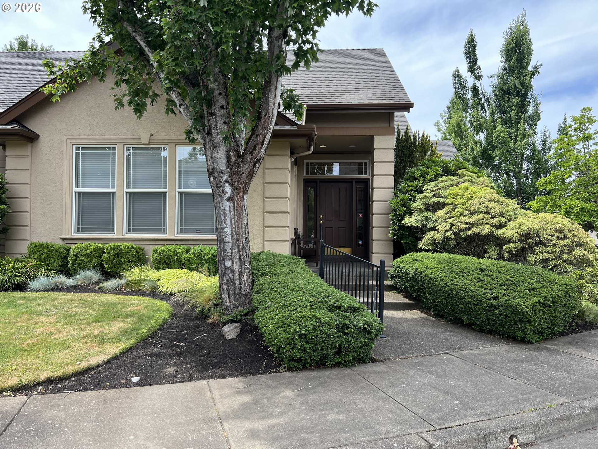 1243 Delrose Drive Springfield, OR 97477 - Photo 2 of 3