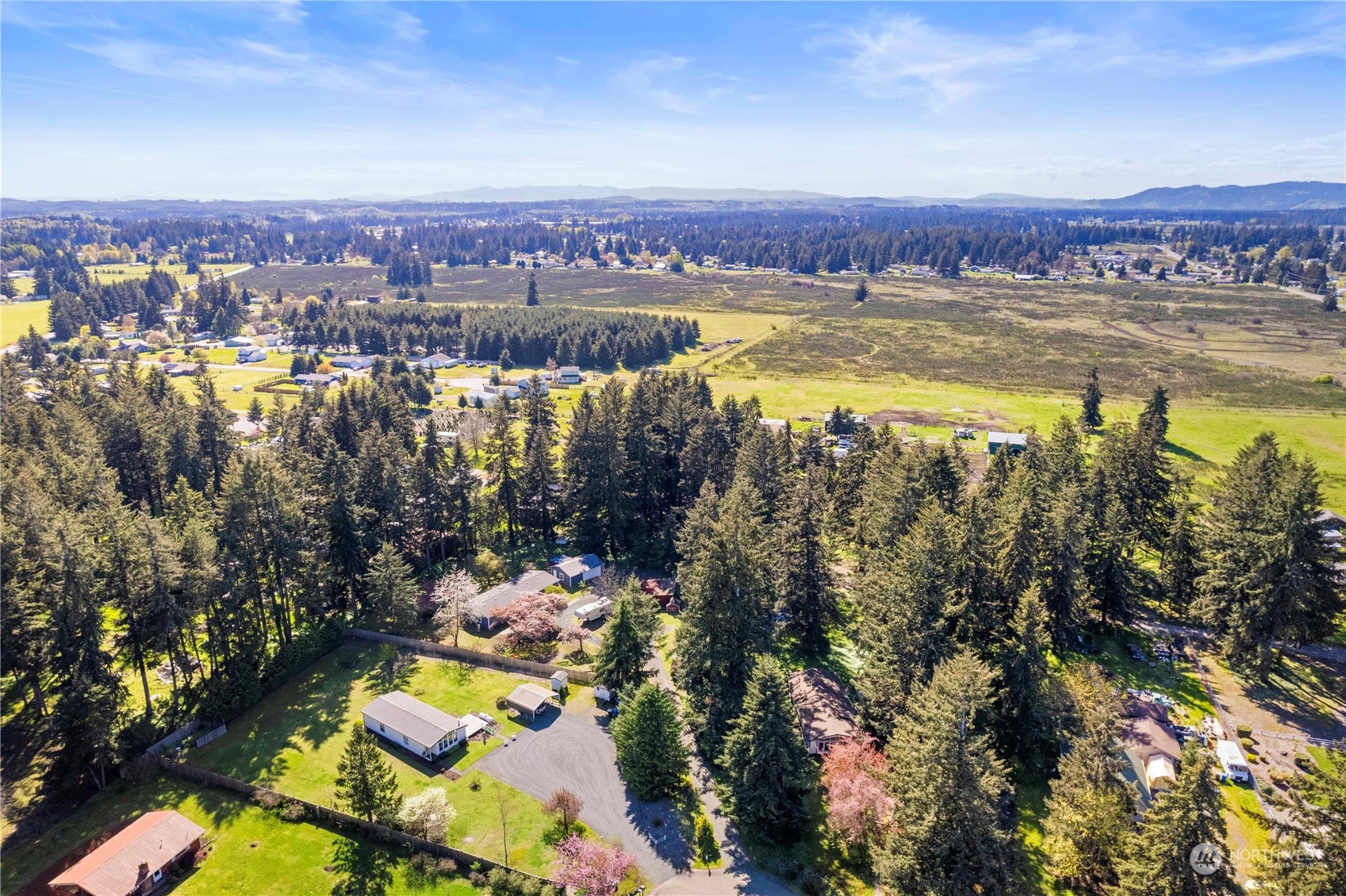 18441 Elaine Court Southwest Rochester, WA 98579 - Photo 28 of 30 a view of a city with lake