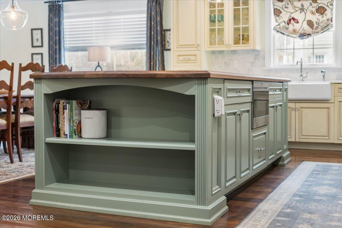 27 Fox Hill Road Middletown, NJ 07748 - Photo 9 of 51 Kitchen Island