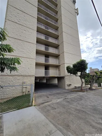 $1,950 | 1687 Pensacola Street, Unit 601, Honolulu, HI 96822
