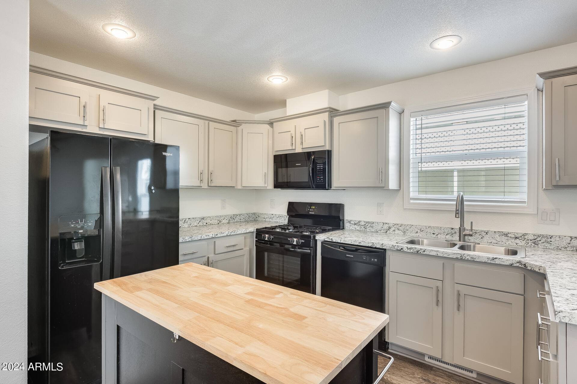 205 West Bell Road, Unit 168 Phoenix, AZ 85023 - Photo 2 of 44 Gallery Image 2