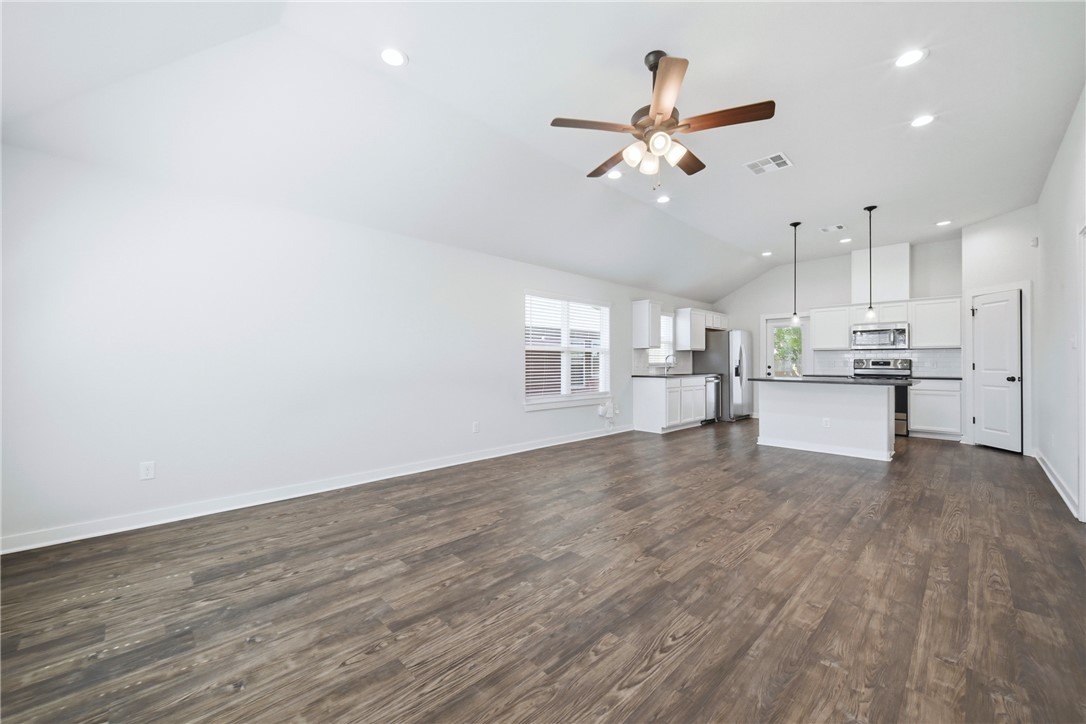 1920 Basil Court Bryan, TX 77801 - Photo 7 of 28 Gallery Image 7