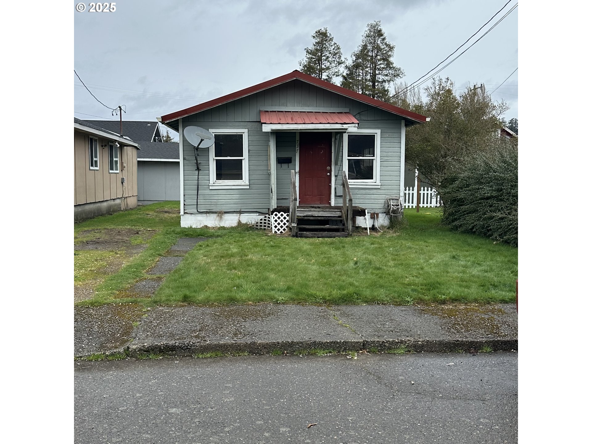 737 Myrtle Avenue Reedsport, OR 97467 - Photo 2 of 27 Gallery Image 2