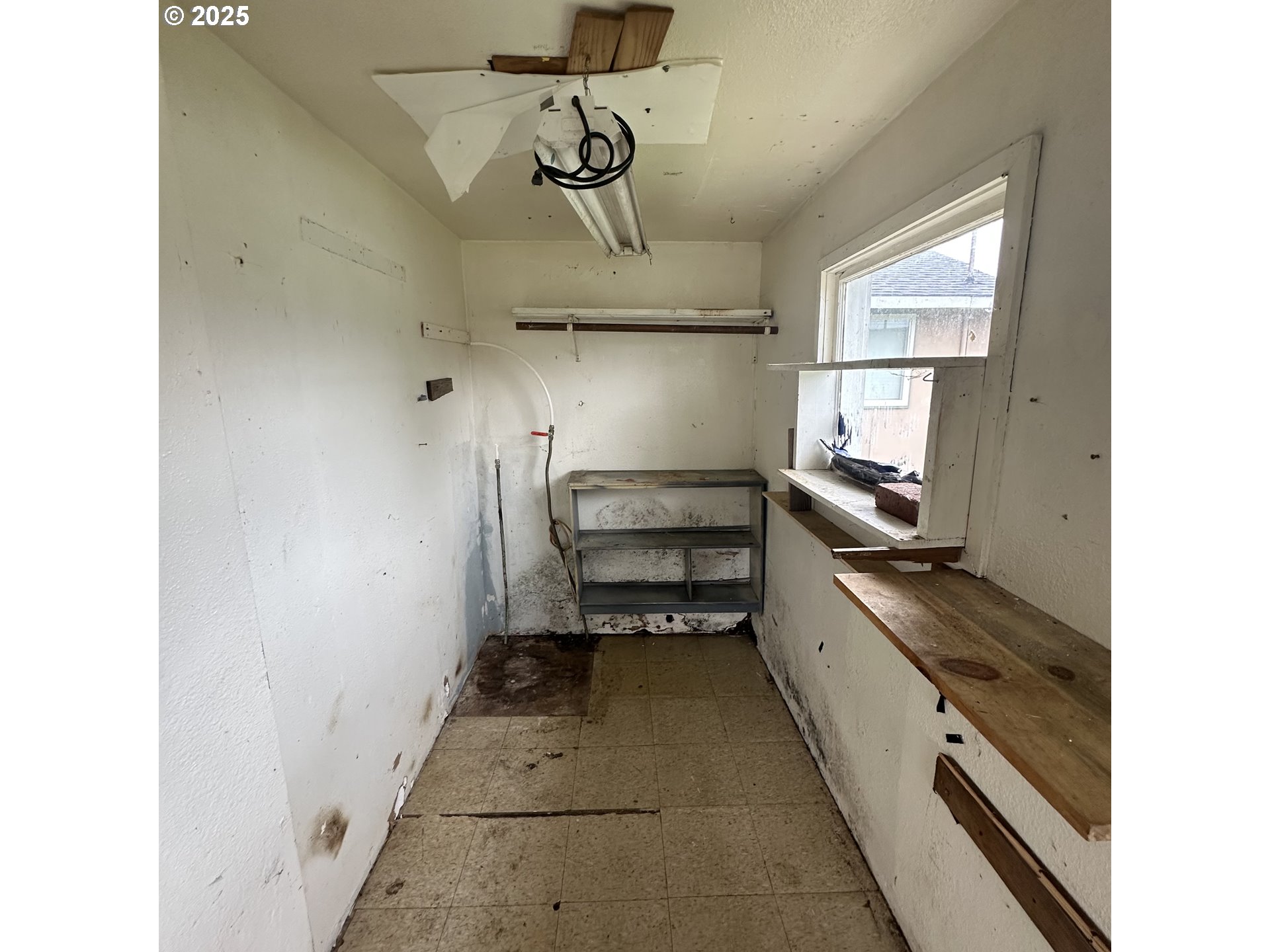 737 Myrtle Avenue Reedsport, OR 97467 - Photo 5 of 27 Gallery Image 5