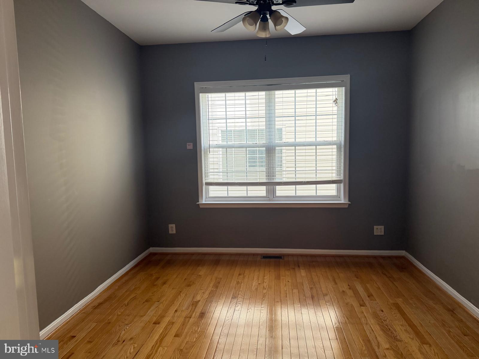 2469 Leyland Ridge Road Herndon, VA 20171 - Photo 10 of 27 Formal Dining