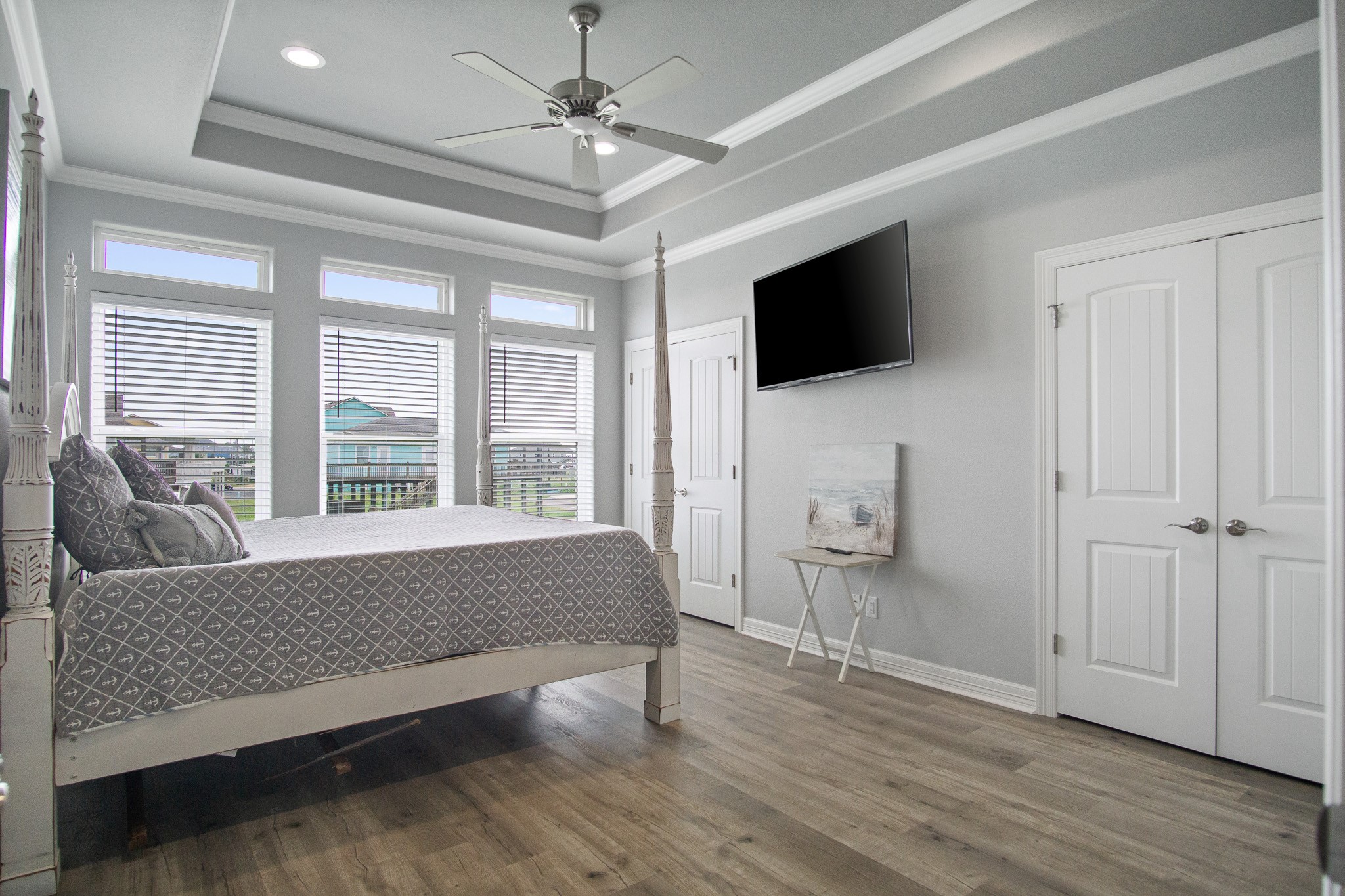 1819 Redfish Lane Crystal Beach, TX 77650 - Photo 11 of 34 a living room with furniture and a flat screen tv
