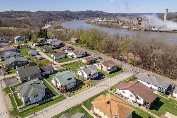 $157,500 | 603 Memorial Drive, New Kensington, PA 15068