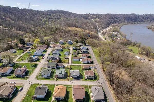 $157,500 | 603 Memorial Drive, New Kensington, PA 15068