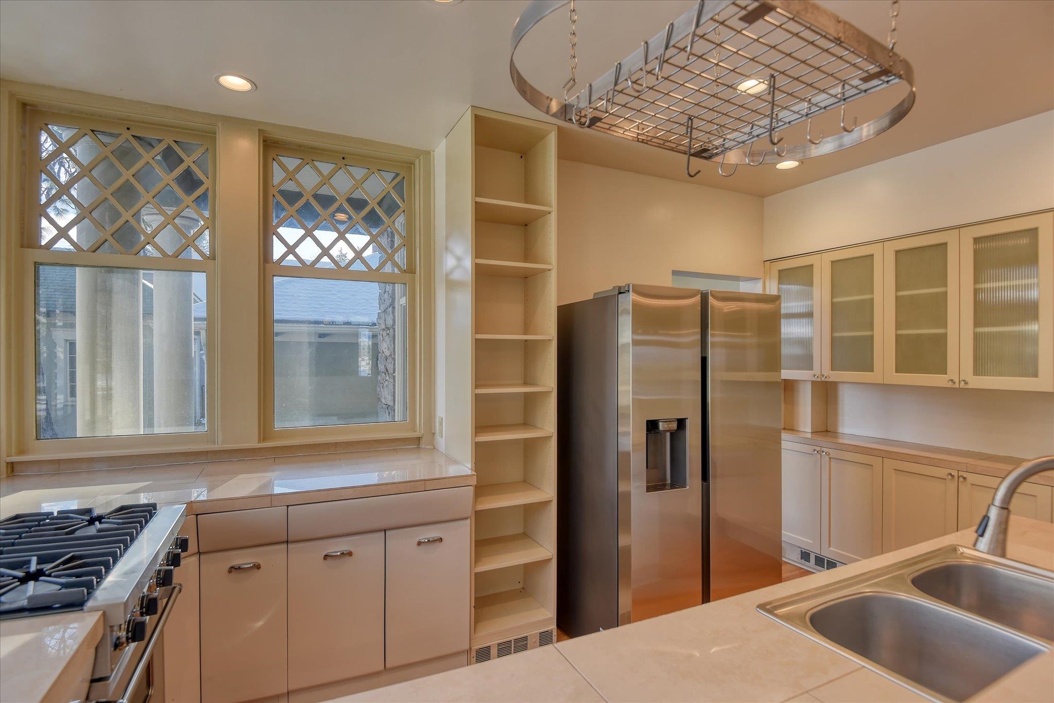 2425 West Pacific Avenue, Unit 1 Spokane, WA 99201 - Photo 17 of 42