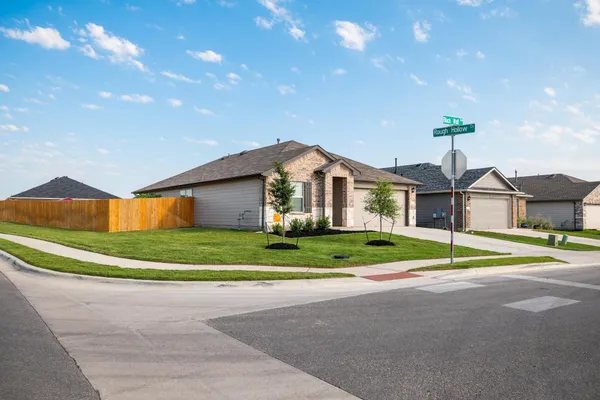 $2,200 | 105 Black Wolf Run, San Marcos, TX 78666