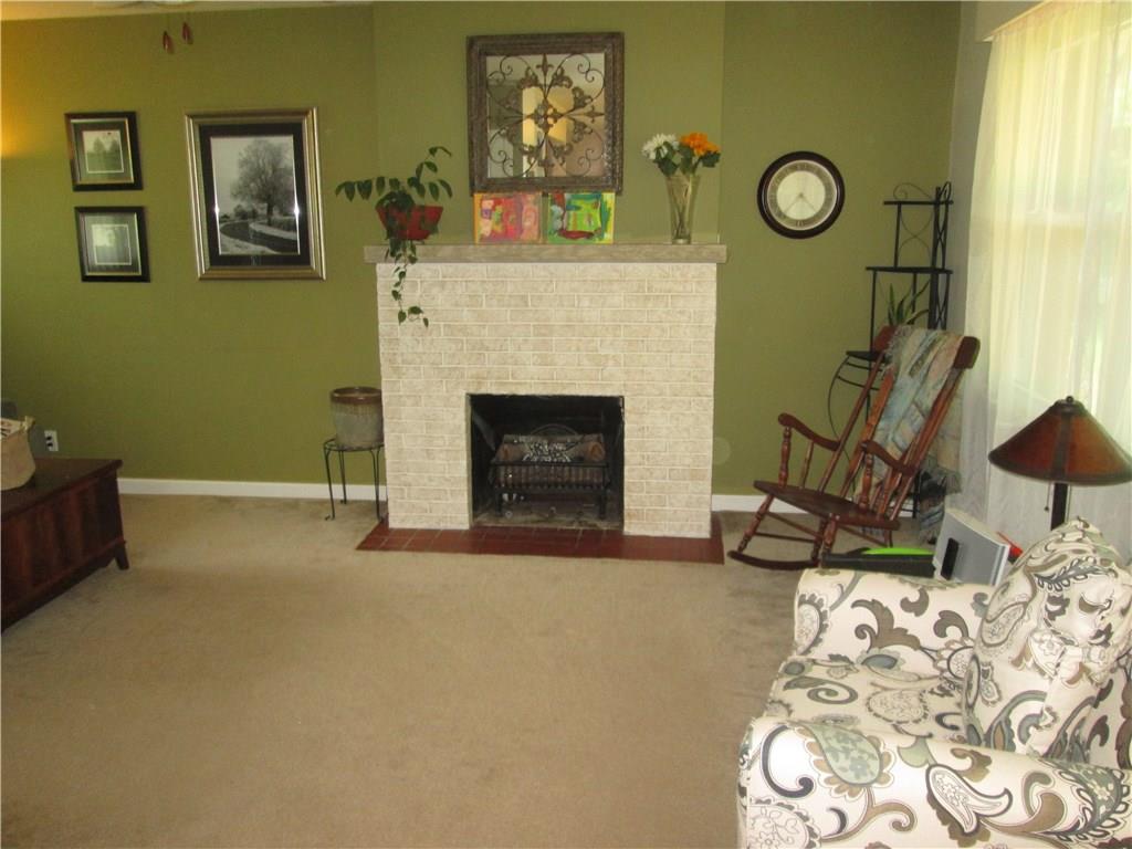 940 Bonniebrook Road Butler, PA 16002 - Photo 2 of 17