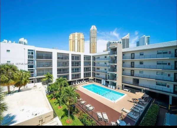 $2,400 | 201 178th Drive, Unit 332, Sunny Isles Beach, FL 33160