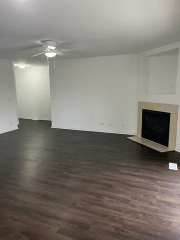 $1,950 | 612 Buckskin Lane, Unit 612, Carpentersville, IL 60110