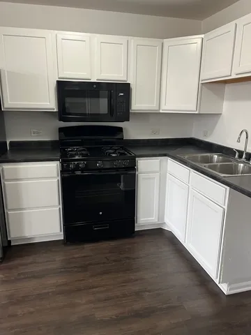 $1,950 | 612 Buckskin Lane, Unit 612, Carpentersville, IL 60110