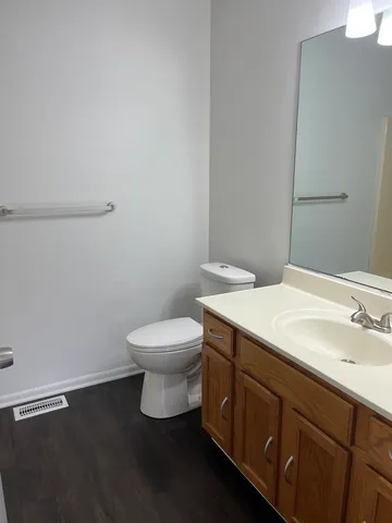 $1,950 | 612 Buckskin Lane, Unit 612, Carpentersville, IL 60110