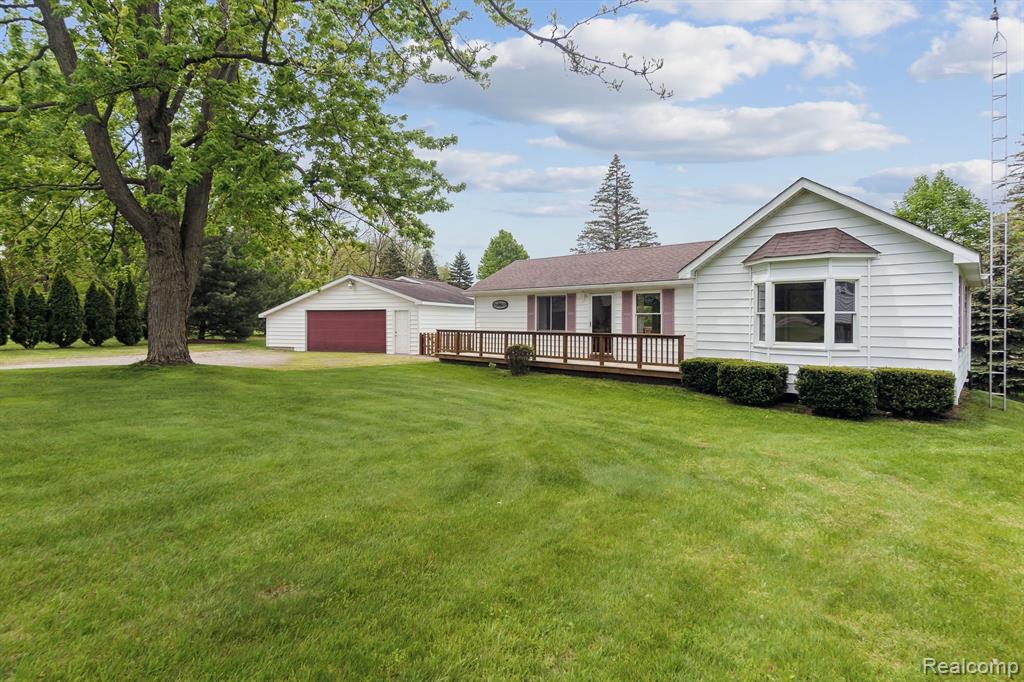 14446 North Road Fenton, MI 48430 - Photo 5 of 39