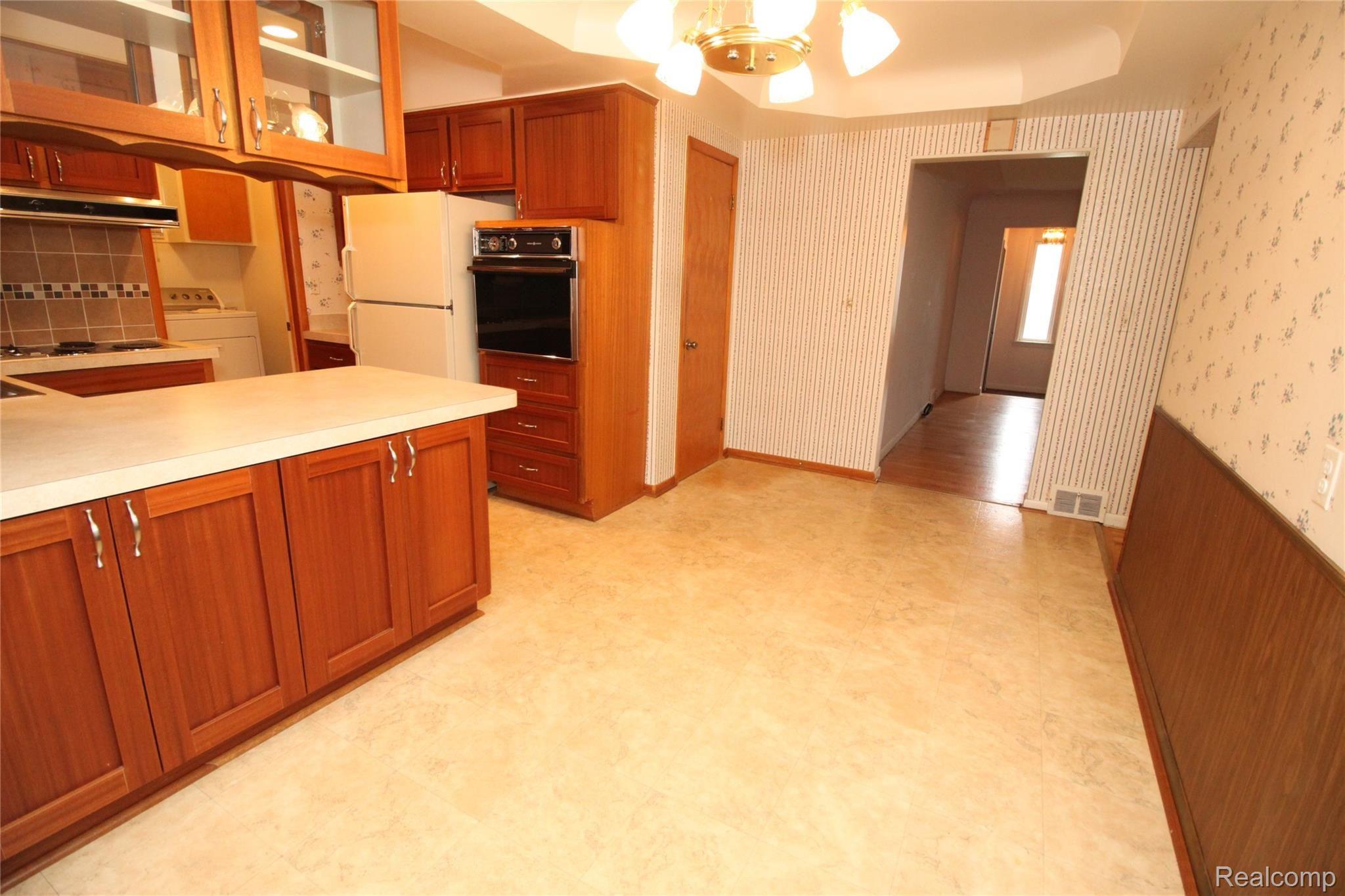 8650 Chicago Road Warren, MI 48093 - Photo 12 of 32 IMG_1477.JPG