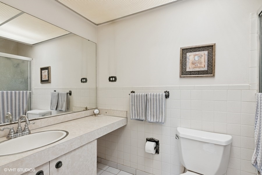 27 Keswick Road Elk Grove Village, IL 60007 - Photo 12 of 20 Gallery Image 12