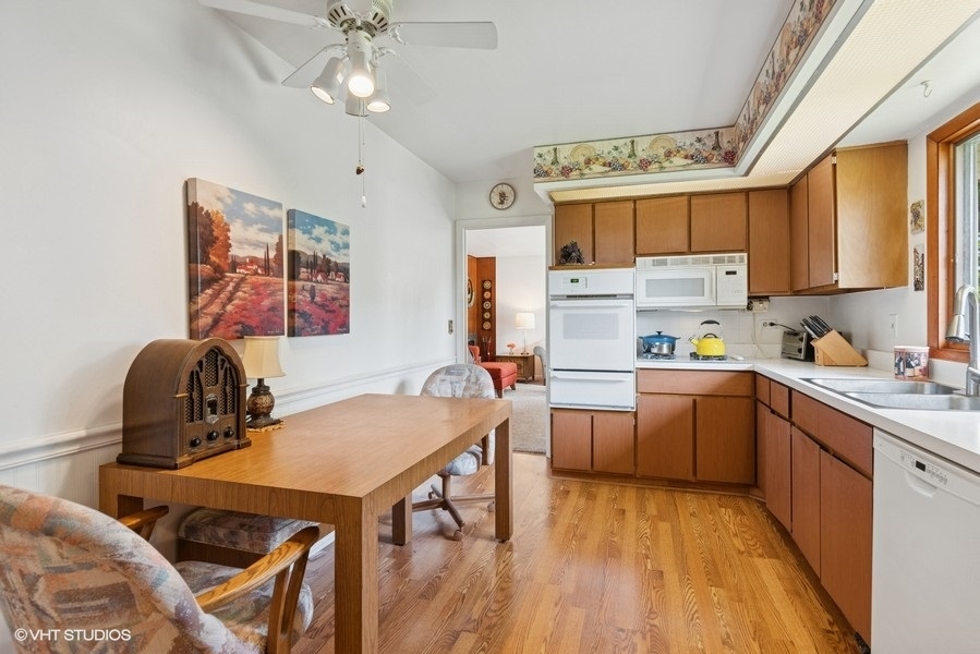 27 Keswick Road Elk Grove Village, IL 60007 - Photo 6 of 20 Gallery Image 6