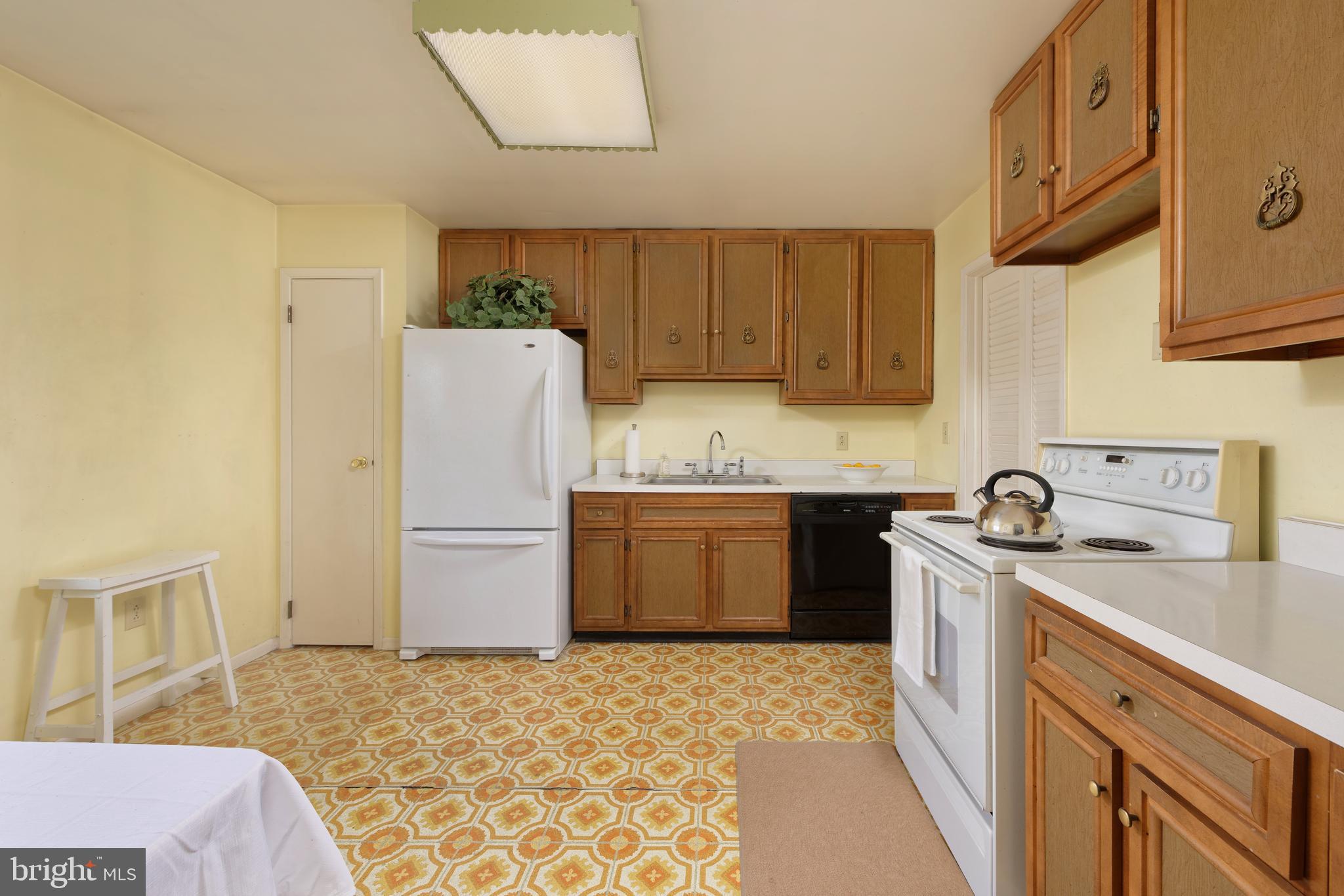23281 Dover Road Middleburg, VA 20117 - Photo 13 of 65 View of the kitchen with newer appliances