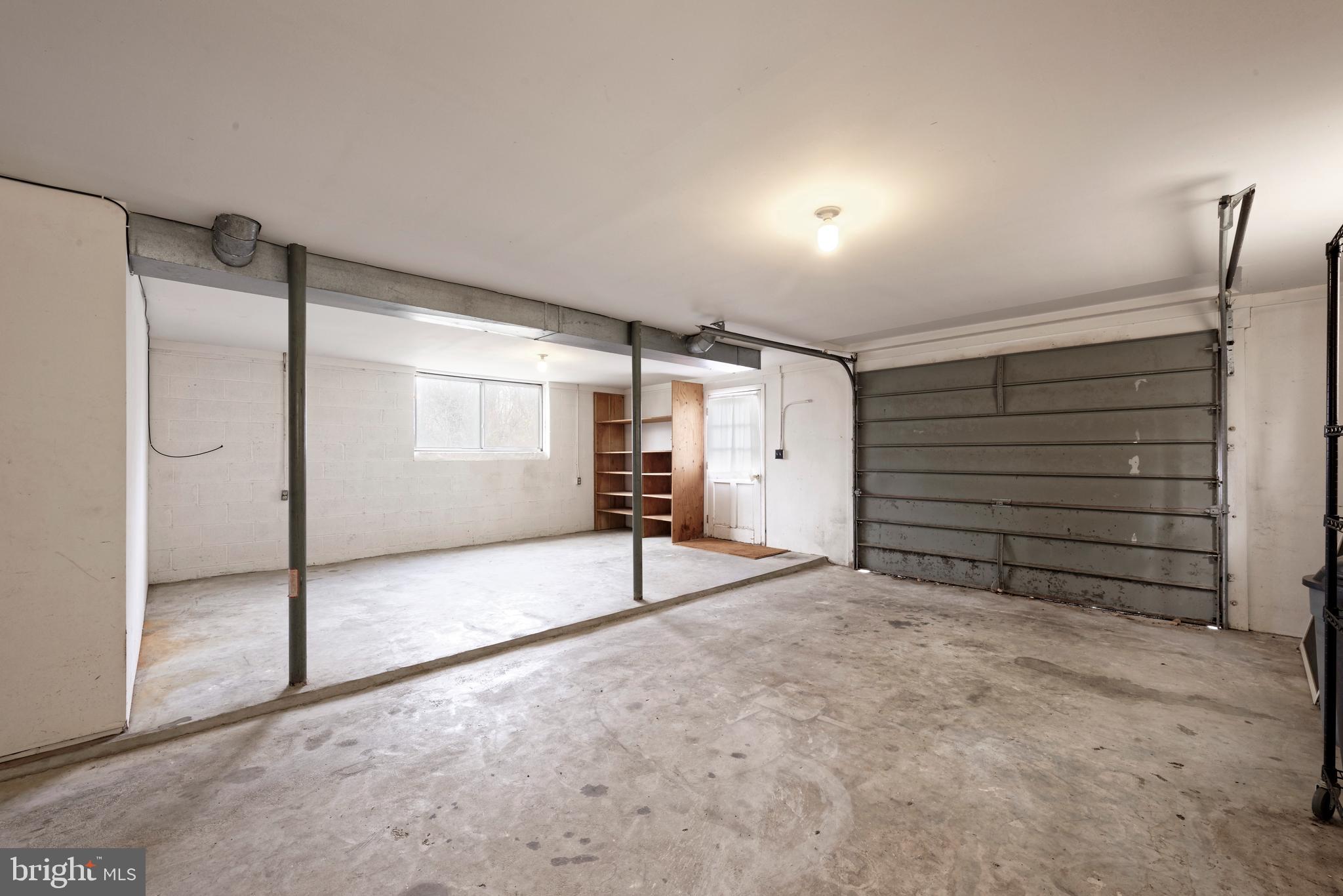 23281 Dover Road Middleburg, VA 20117 - Photo 33 of 65 1-car garage w/large side area for extra storage