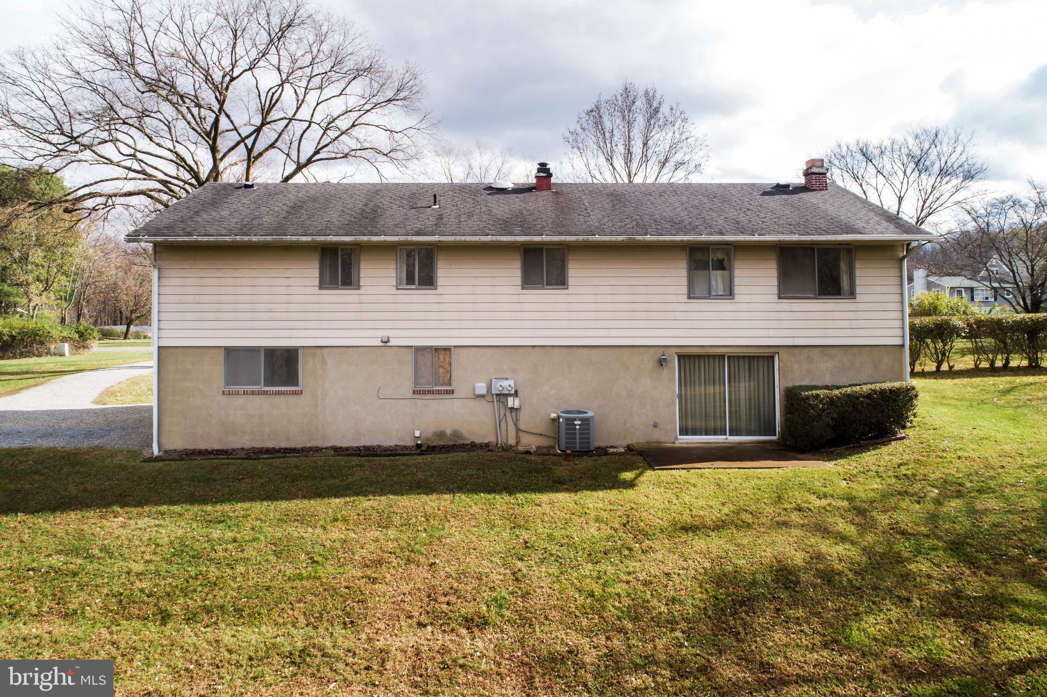 23281 Dover Road Middleburg, VA 20117 - Photo 40 of 65 View of the back w/large sliding doors on the LL