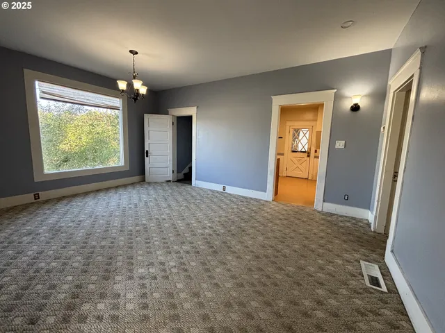 $359,000 | 503 Southeast Chadwick Street, Roseburg, OR 97470