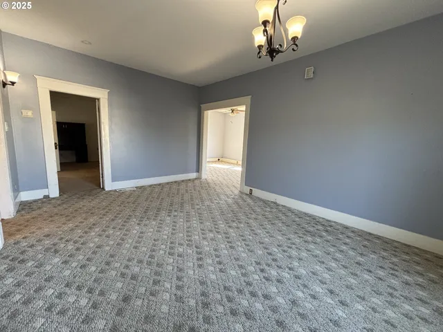 $359,000 | 503 Southeast Chadwick Street, Roseburg, OR 97470