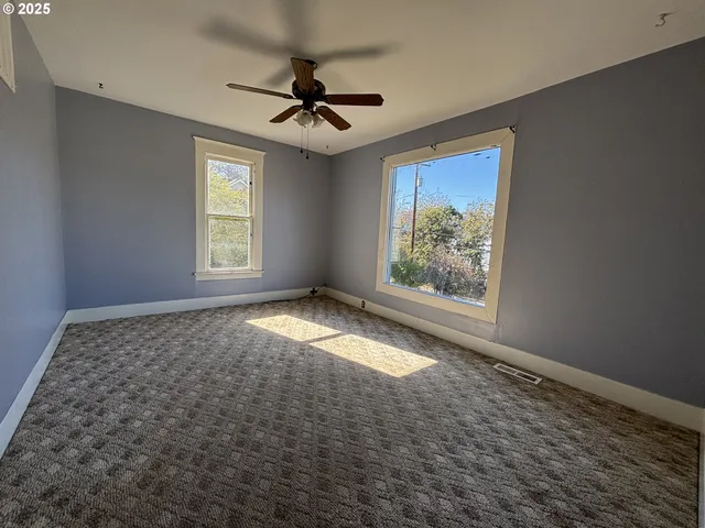 $359,000 | 503 Southeast Chadwick Street, Roseburg, OR 97470