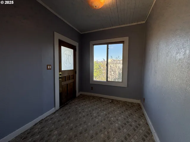 $359,000 | 503 Southeast Chadwick Street, Roseburg, OR 97470