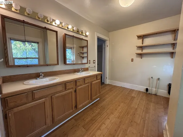 $359,000 | 503 Southeast Chadwick Street, Roseburg, OR 97470