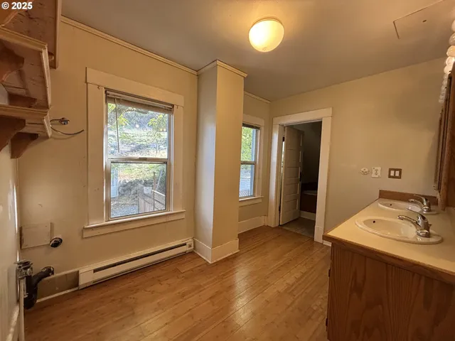 $359,000 | 503 Southeast Chadwick Street, Roseburg, OR 97470