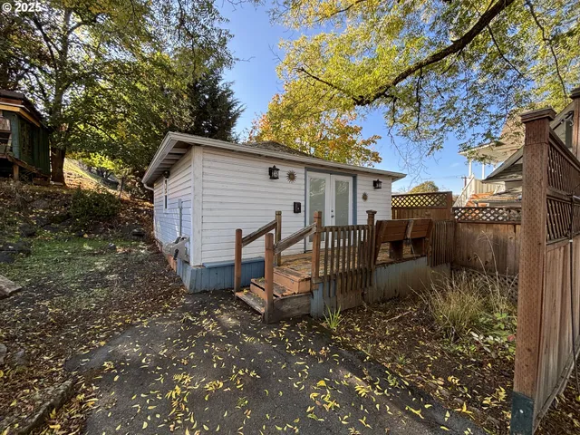 $359,000 | 503 Southeast Chadwick Street, Roseburg, OR 97470