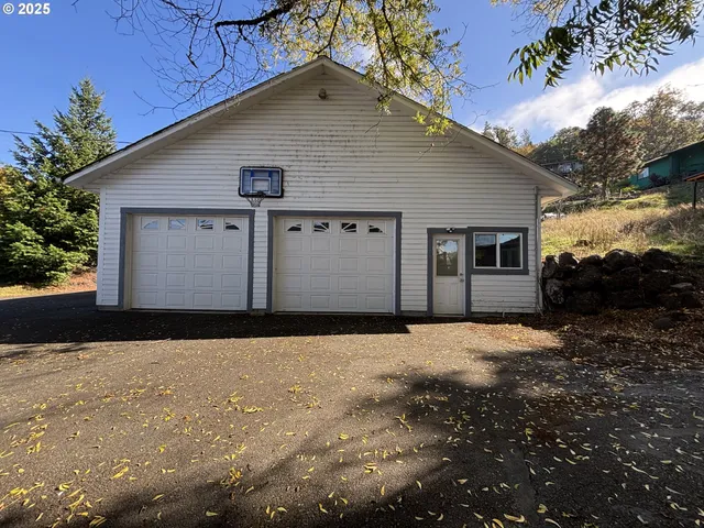 $359,000 | 503 Southeast Chadwick Street, Roseburg, OR 97470